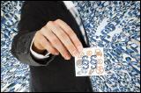 Das Fahren ohne Fahrerlaubnis ist eine Straftat und keine Ordnungswidrigkeit. Es droht Geld- oder Freiheitsstrafe.